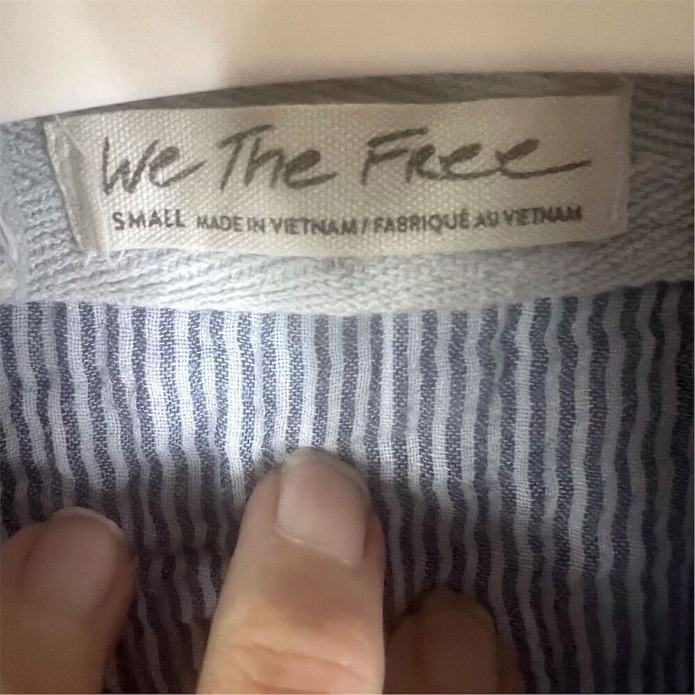 Free People Women's Striped Snap Close Blouse Denim Blue Long Sleeve Size Small - Picture 3 of 7